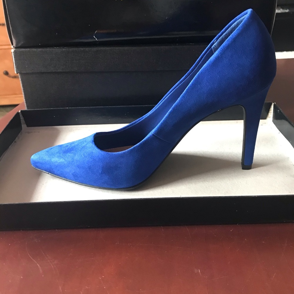 Christian Soriano, 8 1/2. New.  Never worn.